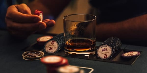 Iată 3 diferențe între jucătorii de blackjack și de poker
